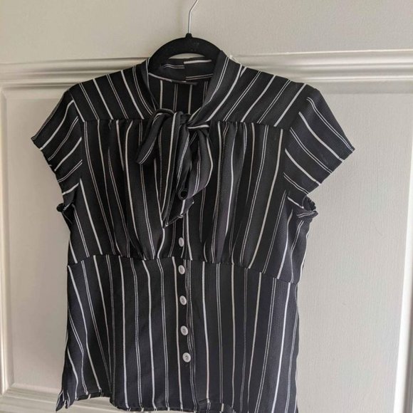 Steady Clothing Striped Front Bow Cap Sleeve Tee - Women's M/M - Picture 4 of 4